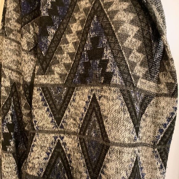 ALMOST FAMOUS, hoodie long sleeve, cover up, small, southwest design - Picture 2 of 12